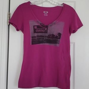 Oakley v neck tee